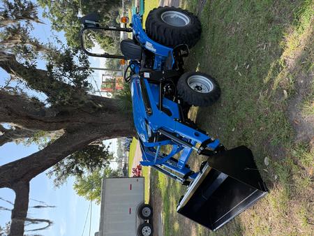 Tractor W/loader 24.6hp 17.1pto