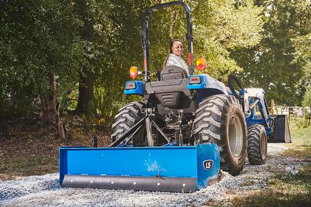 Tractor W/loader 31.7hp 26.2pto
