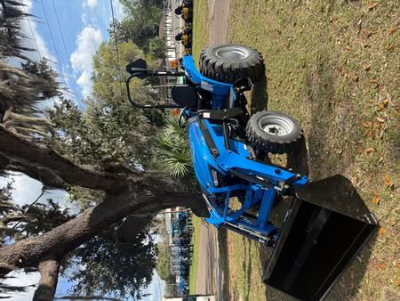 Tractor W/loader 42.5hp 35.4pto